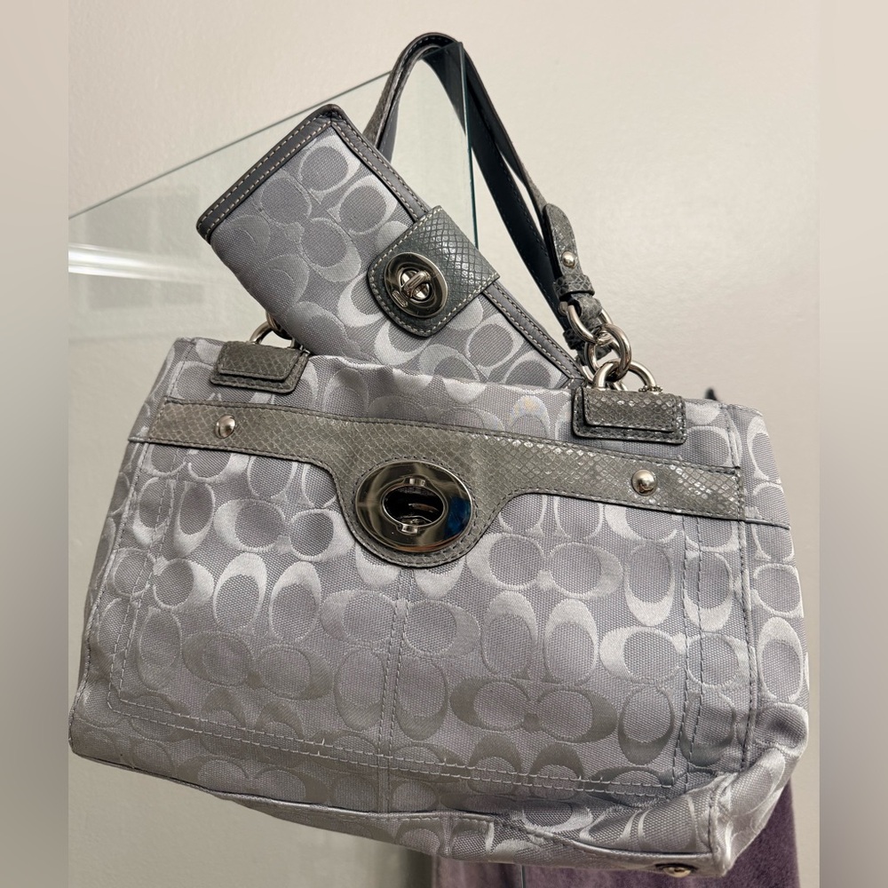 Coach Signature Gray Jacquard Tote + Matching Wallet Set Turnlock Purse